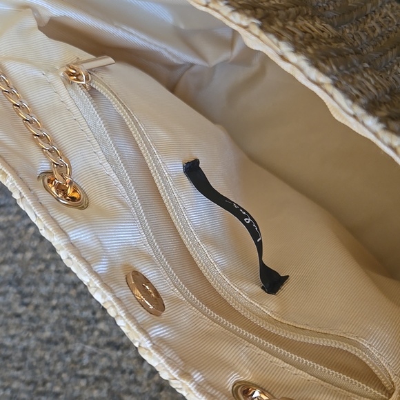 Lulu's Beige Woven Tote with Gold Chains - Picture 7 of 13
